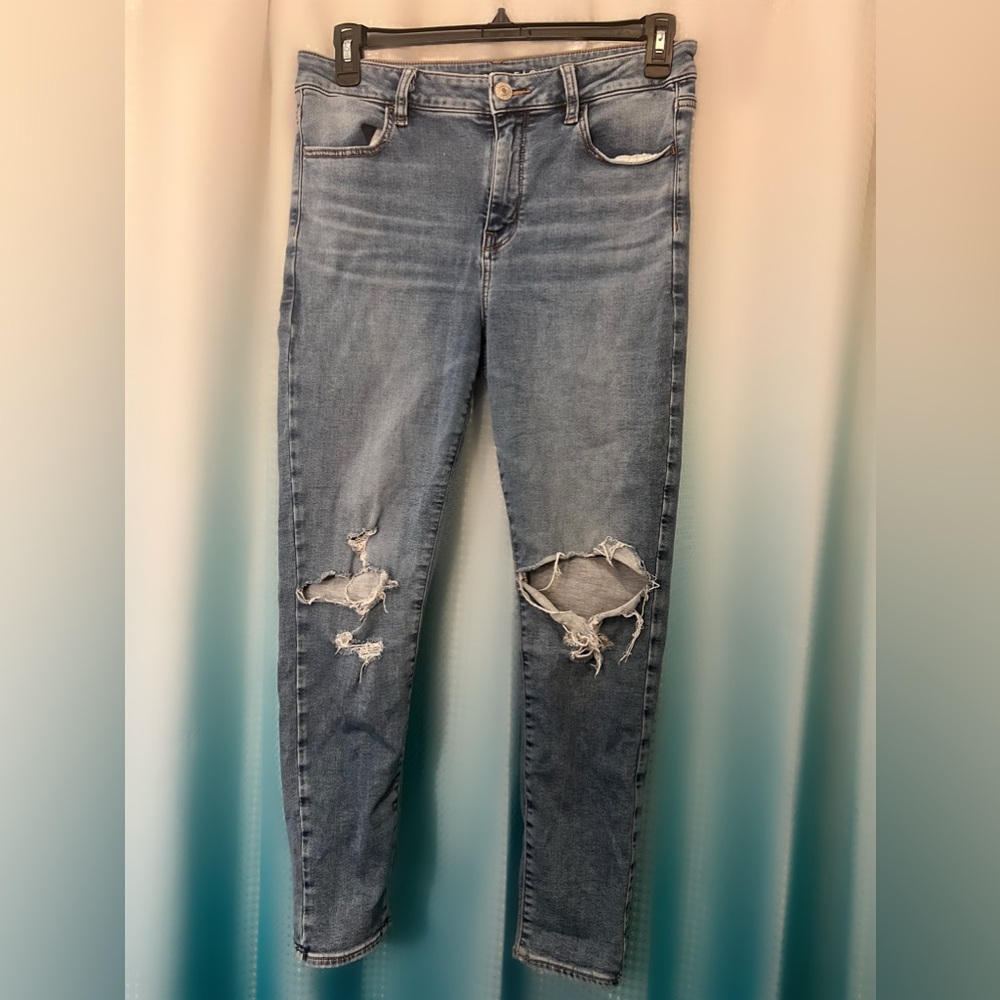 American Eagle “ne(x)t level stretch” ripped skinny jeans. size 14 REGULAR